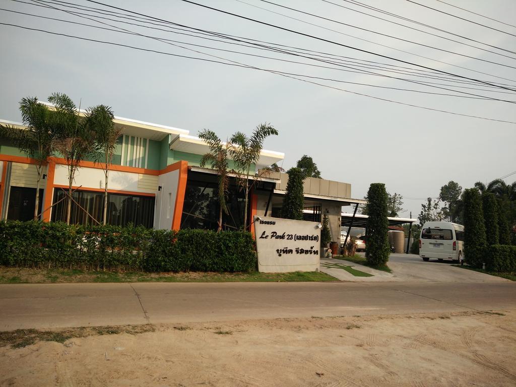 Le Park 23 Boutique Resort Roi Et Esterno foto