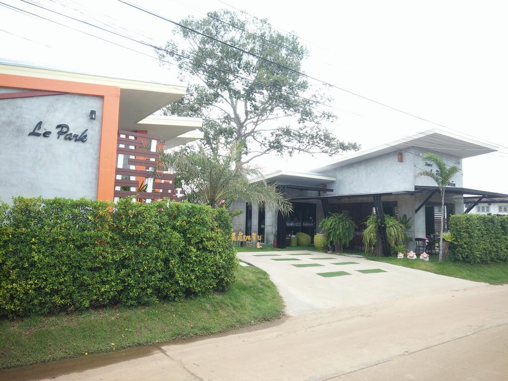 Le Park 23 Boutique Resort Roi Et Esterno foto